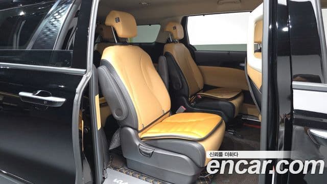 Kia Carnival 2020 — Фото 11/20