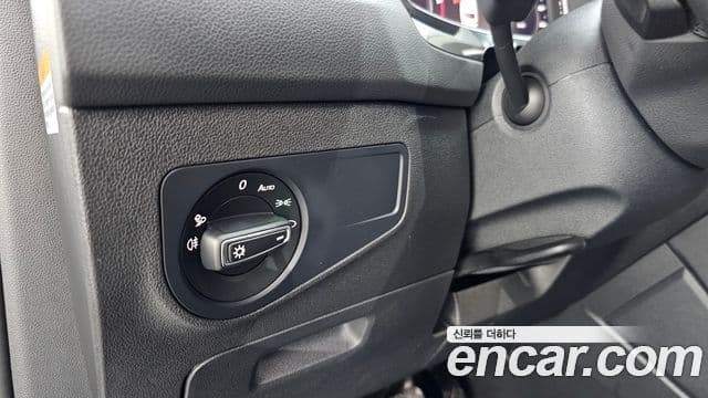Volkswagen Tiguan 2022 — Şəkil 18/20