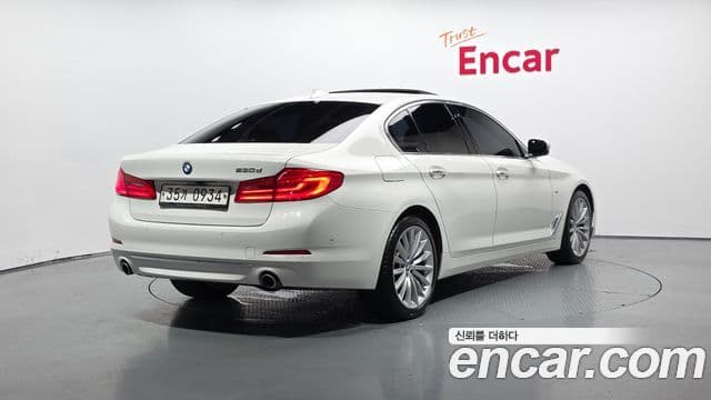 BMW 5 Series 2018 — Şəkil 2/20