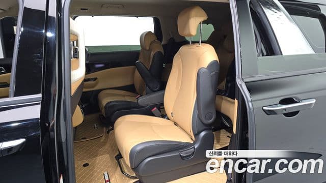 Kia Carnival 2022 — ფოტო 11/20