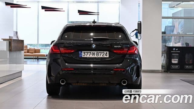 BMW 1 Series 2023 — ფოტო 2/20