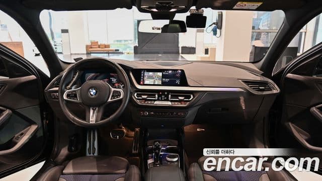 BMW 1 Series 2023 — ფოტო 7/20