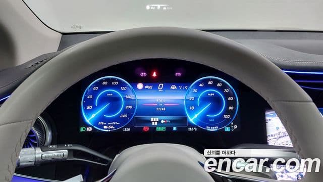 Mercedes-Benz EQS SUV 2023 — ფოტო 12/18