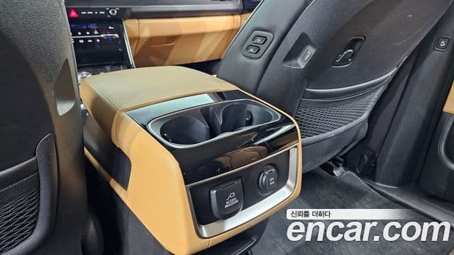 Kia Carnival 2023 — Şəkil 18/20
