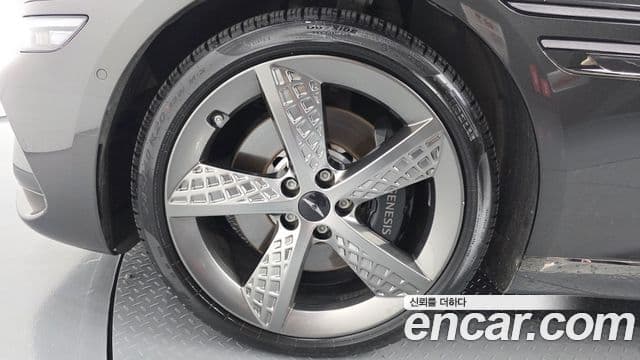 Genesis Electrified G80 2024 — фото 5 из 20
