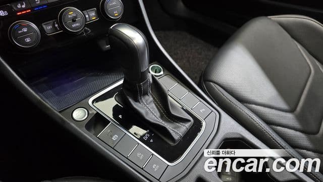 Volkswagen Jetta 2021 — Şəkil 8/20