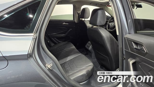 Volkswagen Jetta 2021 — Şəkil 11/20
