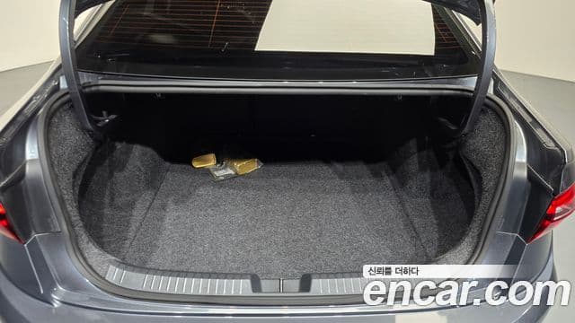 Volkswagen Jetta 2021 — Şəkil 18/20