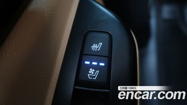 Kia Carnival 2022 — фото 10 из 20
