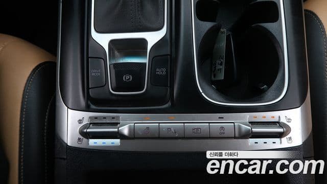 Kia Carnival 2022 — фото 16 из 20