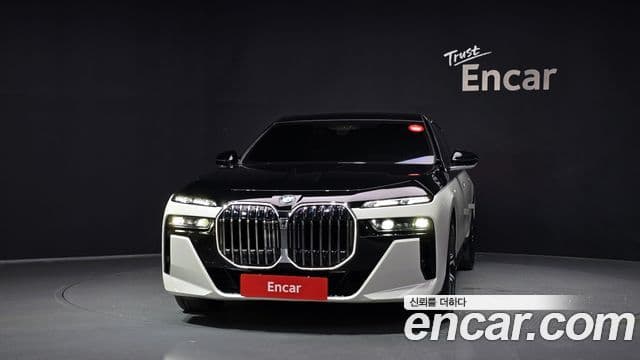 BMW 7 Series 2024 — ფოტო 3/20
