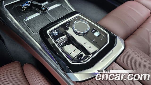 BMW 7 Series 2024 — ფოტო 9/20