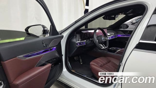 BMW 7 Series 2024 — ფოტო 10/20