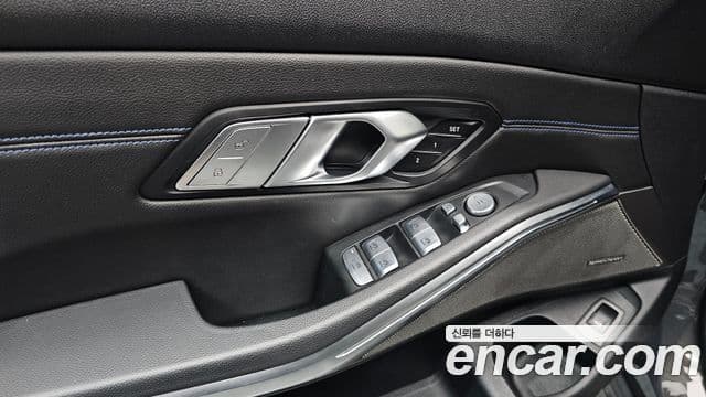 BMW 3 Series 2021 — ფოტო 15/20