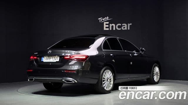 Mercedes-Benz E-Class 2023 — Фото 2/20