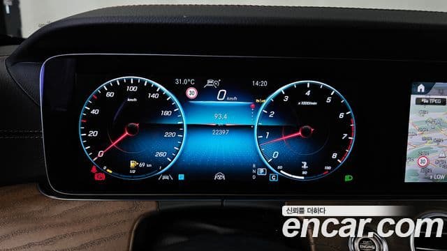 Mercedes-Benz E-Class 2023 — Фото 8/20