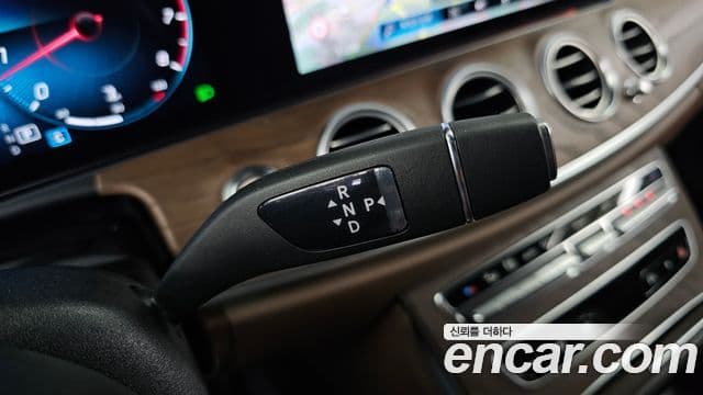 Mercedes-Benz E-Class 2023 — Фото 9/20