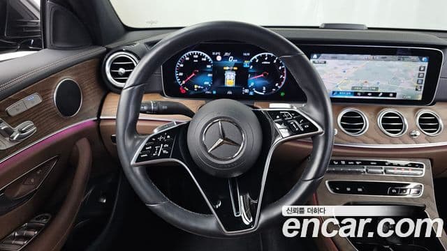 Mercedes-Benz E-Class 2023 — Фото 13/20