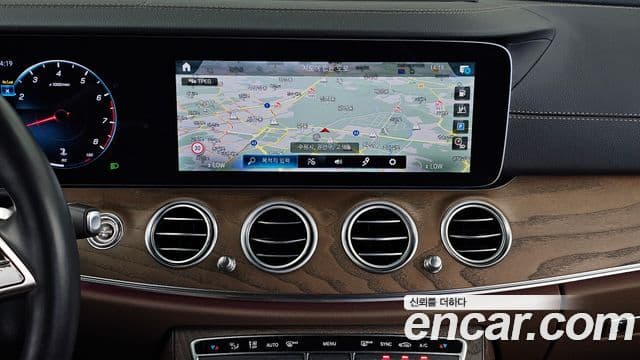Mercedes-Benz E-Class 2023 — Фото 14/20