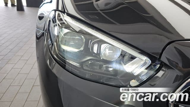 Mercedes-Benz E-Class 2023 — Photo 14/35