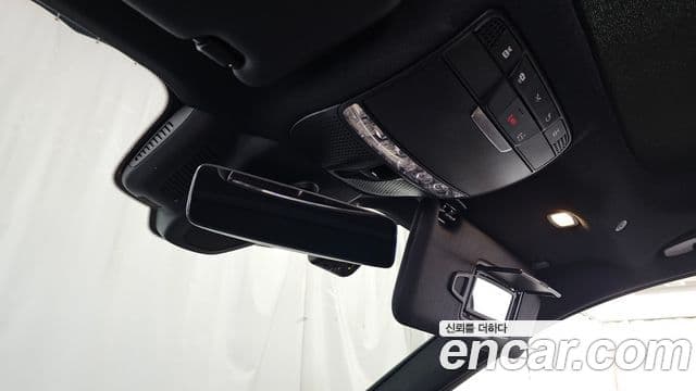 Mercedes-Benz E-Class 2023 — Photo 10/35