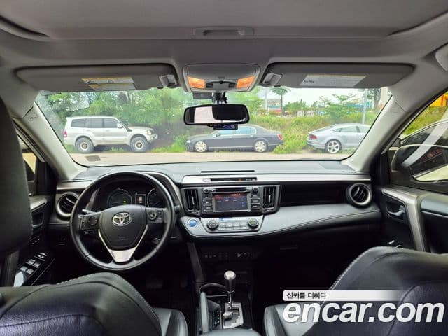 Toyota RAV4 2018 — Şəkil 6/20