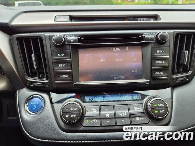Toyota RAV4 2018 — Şəkil 14/20