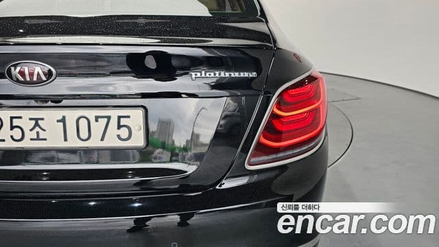 Kia The K9 2018 — Şəkil 30/31