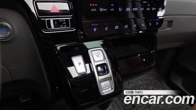 Hyundai Staria 2024 — Şəkil 9/20