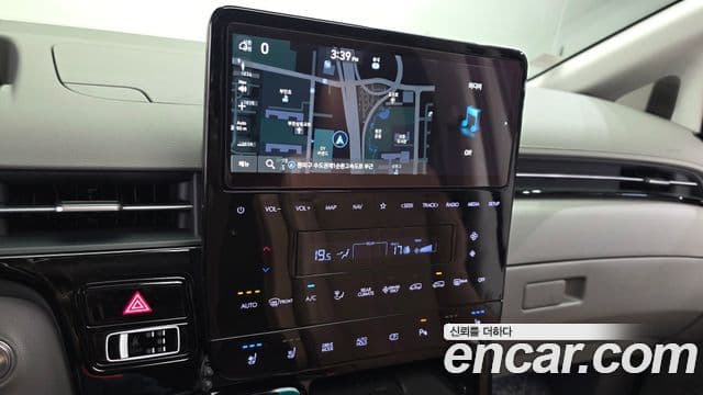 Hyundai Staria 2024 — Şəkil 17/20
