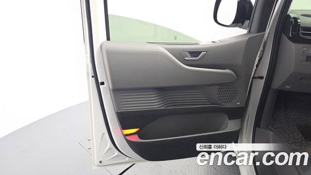 Hyundai Staria 2024 — Photo 20/37