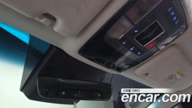 Hyundai Staria 2024 — Photo 6/37