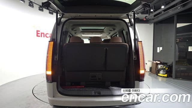 Hyundai Staria 2024 — Photo 10/37