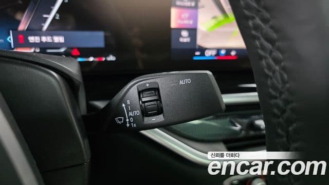 BMW X6 2025 — Photo 28/32