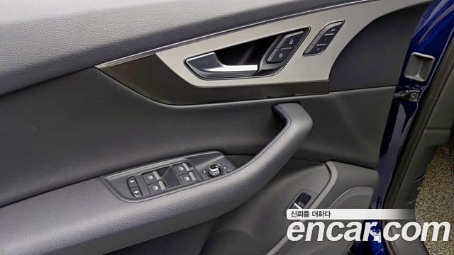 Audi Q7 2019 — Şəkil 12/20
