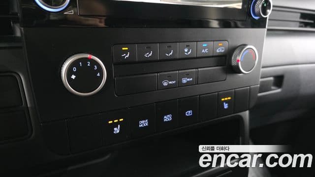 Hyundai Staria 2025 — Şəkil 17/20