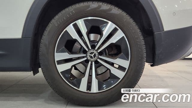 Mercedes-Benz GLB-Class 2021 — Şəkil 4/19