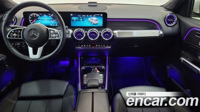 Mercedes-Benz GLB-Class 2021 — Şəkil 18/19