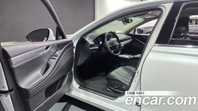 Genesis Electrified G80 2021 — Şəkil 10/20