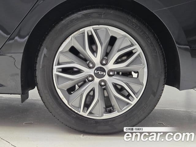 Kia K5 2023 — Şəkil 12/20