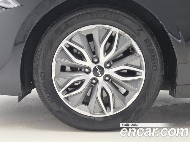 Kia K5 2023 — Şəkil 13/20