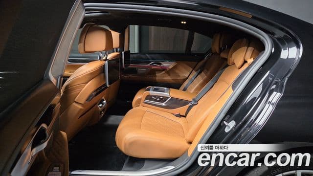 BMW 7 Series 2019 — Şəkil 13/20