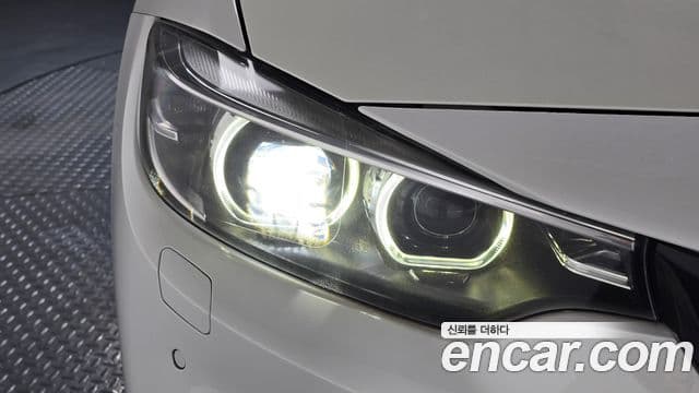 BMW 4 Series 2018 — ფოტო 15/33