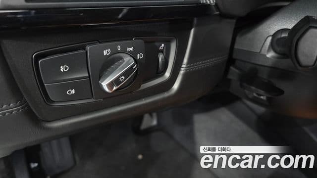 BMW 4 Series 2018 — ფოტო 30/33