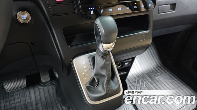Hyundai Staria 2024 — Фото 9/20