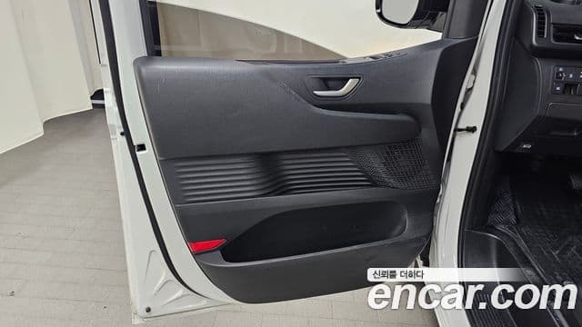 Hyundai Staria 2024 — Şəkil 27/31