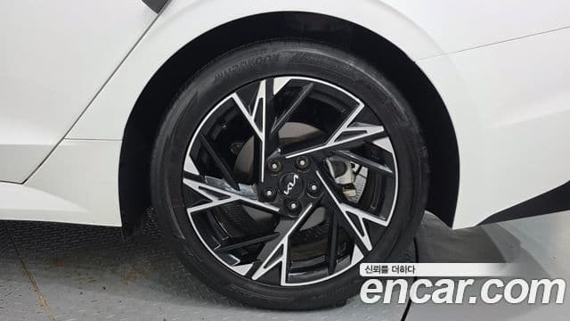 Kia K5 2024 — Şəkil 13/34