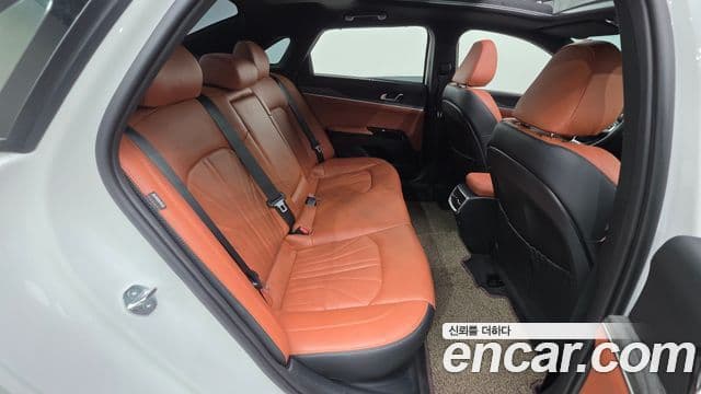 Kia K5 2024 — Şəkil 18/34