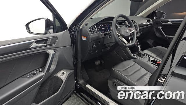 Volkswagen Tiguan 2024 — Şəkil 30/35