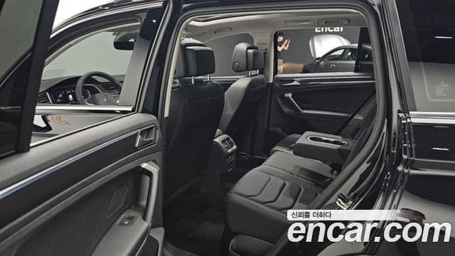 Volkswagen Tiguan 2024 — Şəkil 25/35